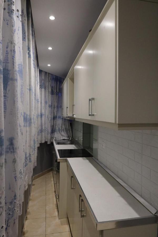 Sonche Hostel Тирана Екстериор снимка