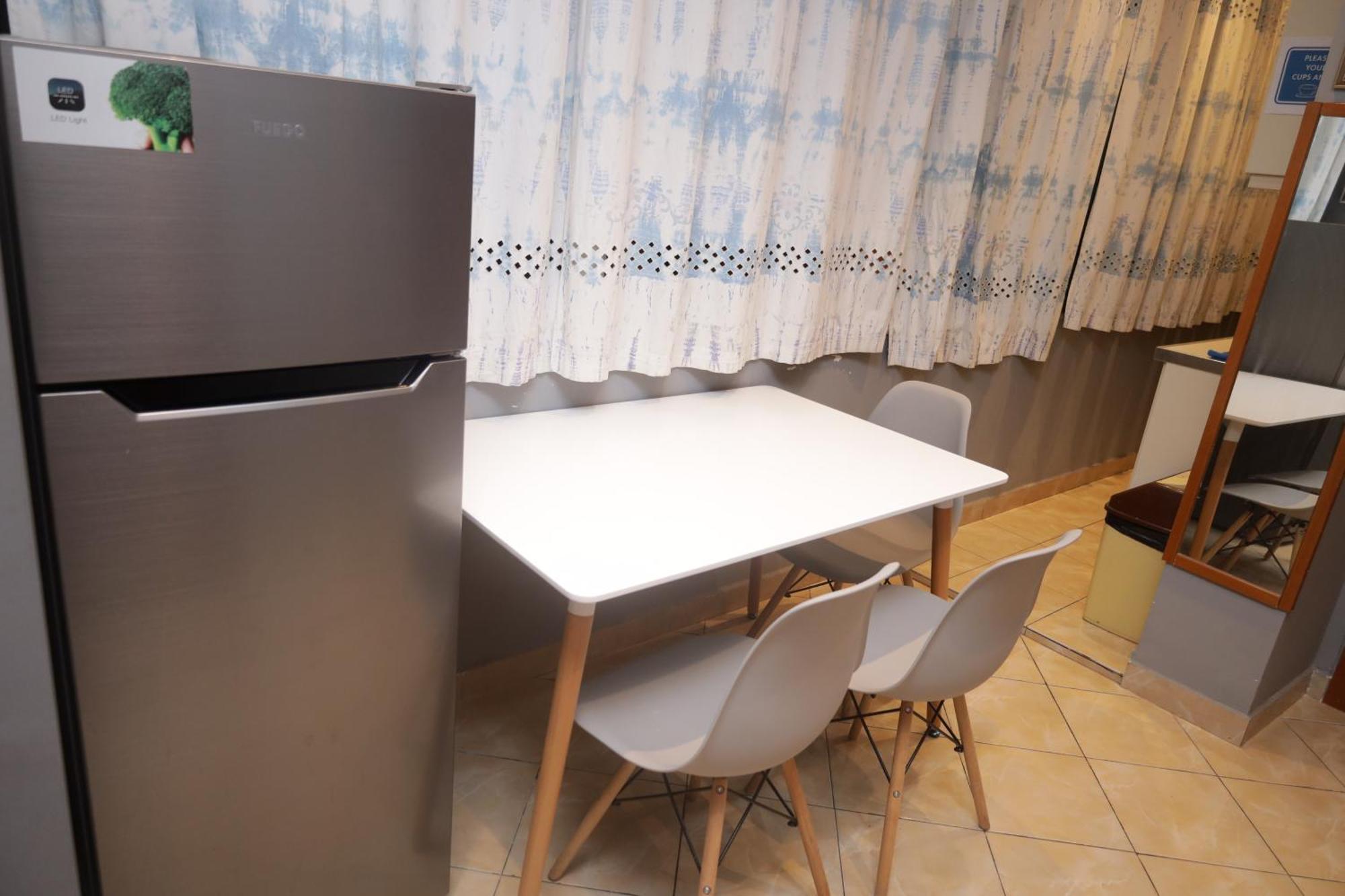 Sonche Hostel Тирана Екстериор снимка